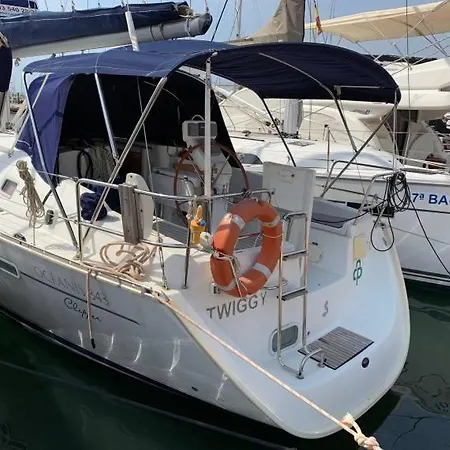 Cruising Boat For Up To 6 People In Masnou Botel *