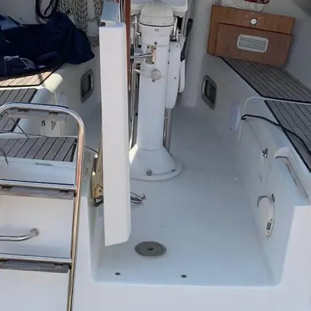Cruising Boat For Up To 6 People In Masnou Botel Badalona