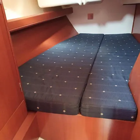 Cruising Boat For Up To 6 People In Masnou Botel Badalona